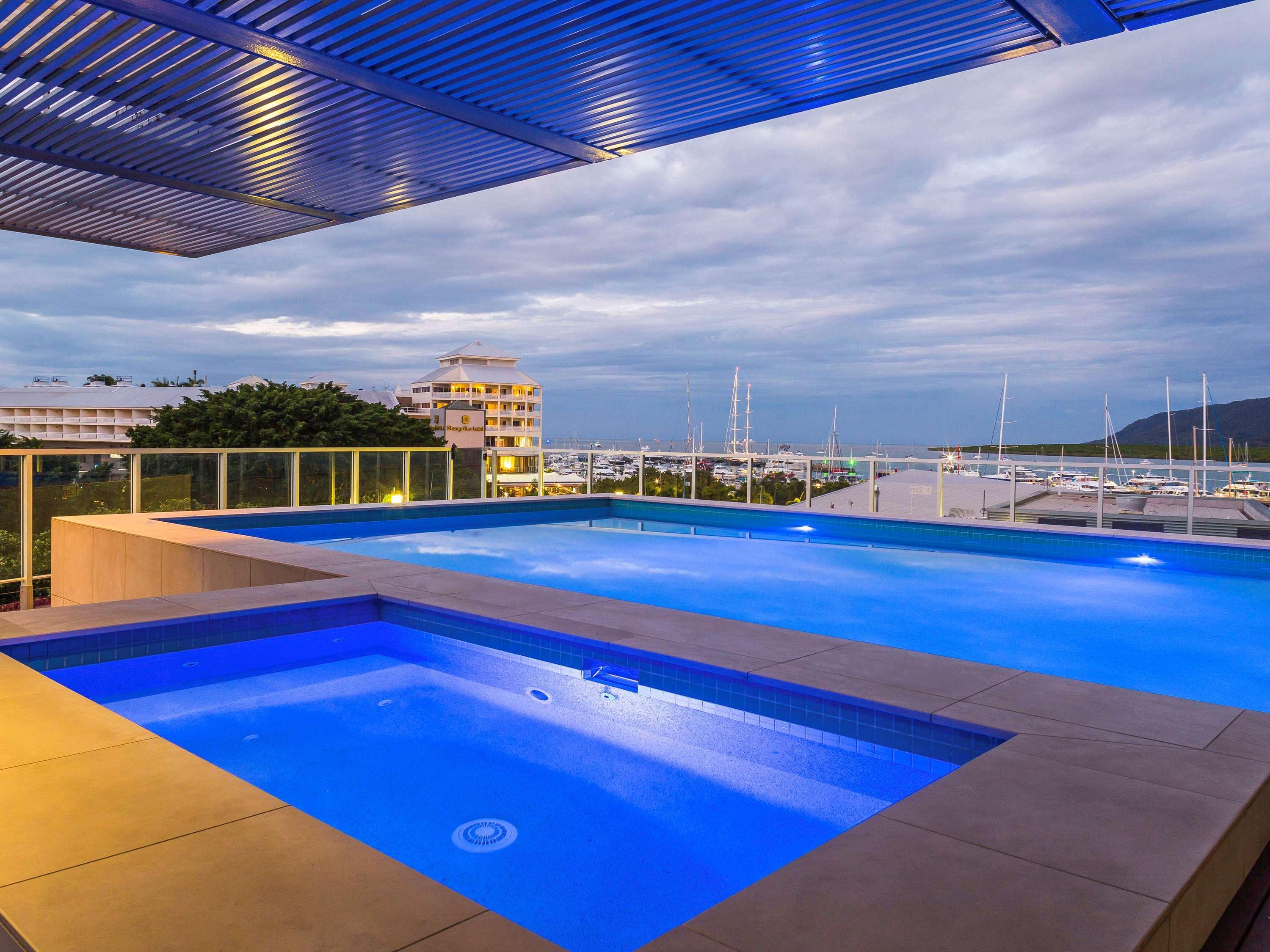 Aparthotel The Sebel Cairns Harbour Lights Extérieur photo