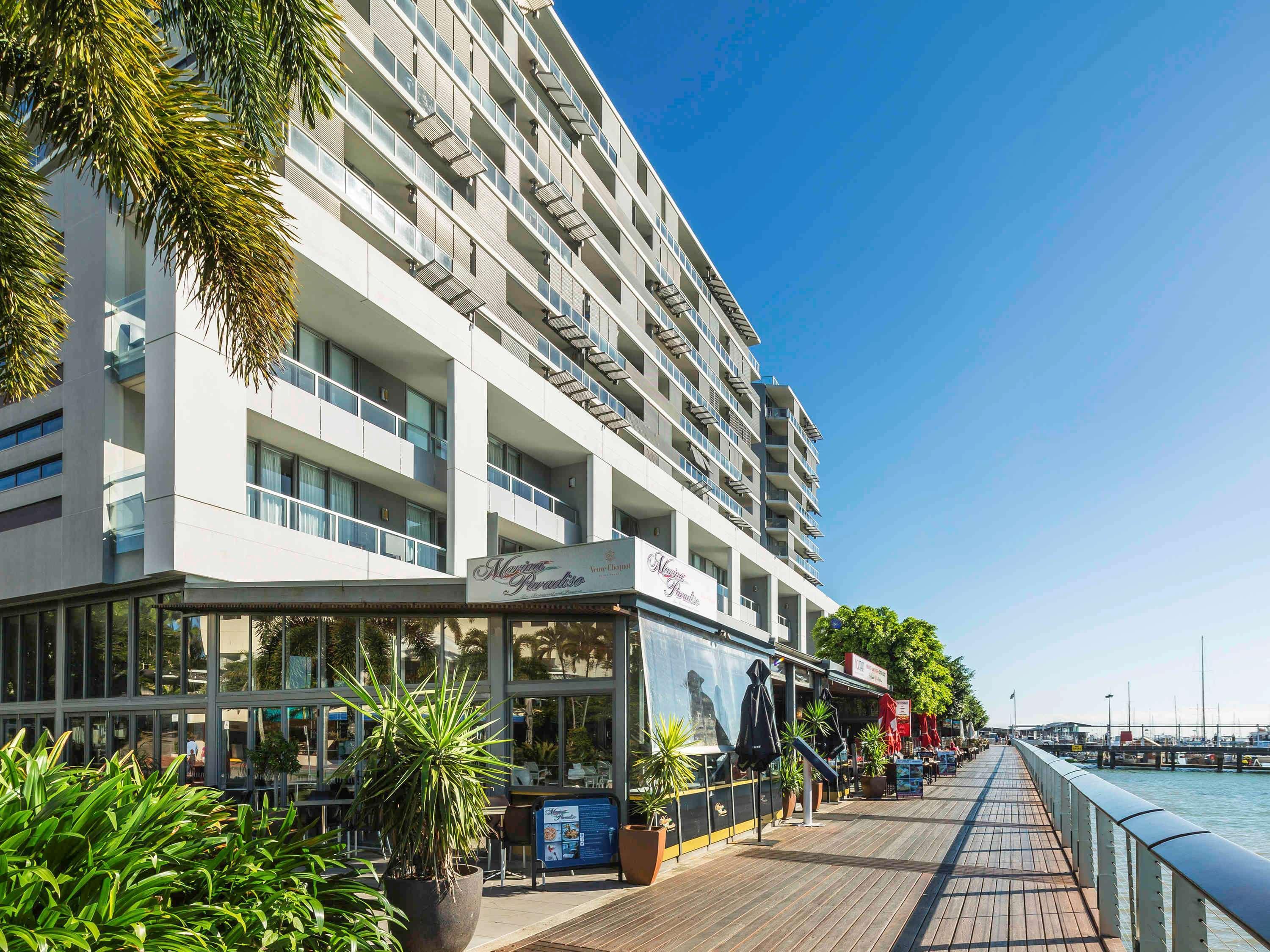 Aparthotel The Sebel Cairns Harbour Lights Extérieur photo