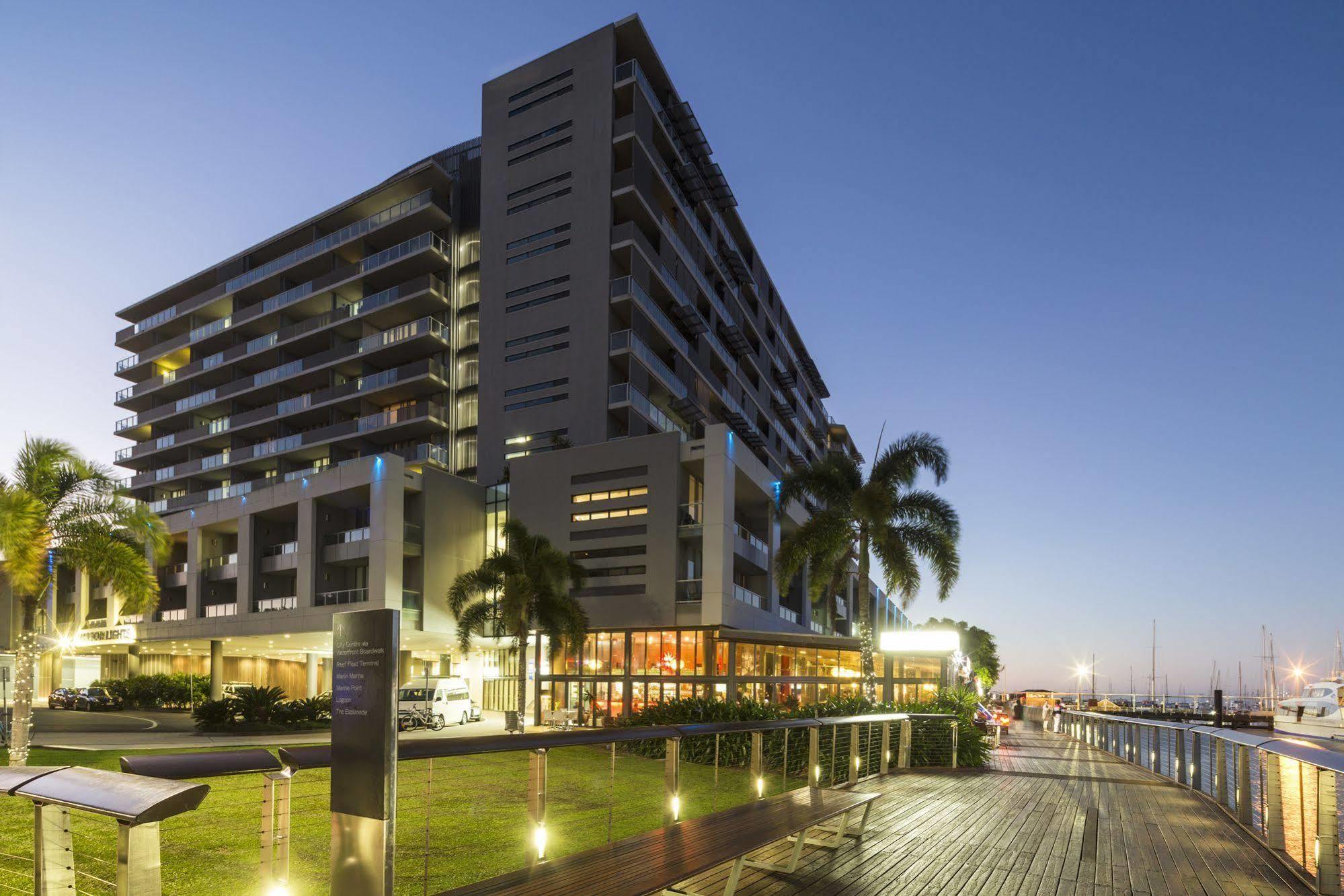 Aparthotel The Sebel Cairns Harbour Lights Extérieur photo