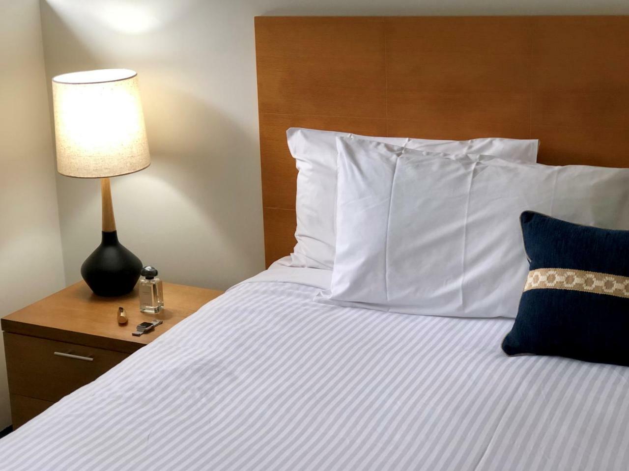 Aparthotel The Sebel Cairns Harbour Lights Extérieur photo